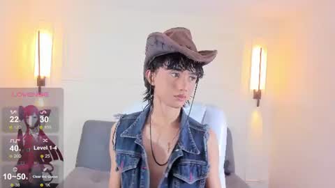 noa_03 online show from August 7, 8:22 pm