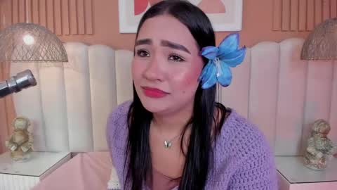 Snapshot of noa_moon chatting on April 1, 2:45 am Noa online show from April 1, 2:45 am