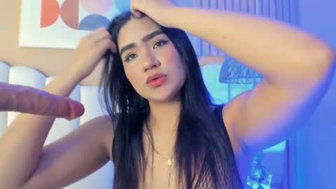 Snapshot of noa_moon chatting on May 2, 2:38 am Noa online show from May 2, 2:38 am