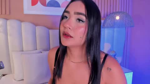 Snapshot of noa_moon chatting on May 12, 2:52 am Noa online show from May 12, 2:52 am