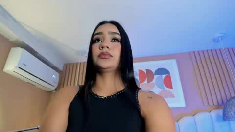 Snapshot of noa_moon chatting on May 20, 2:40 am Noa online show from May 20, 2:40 am