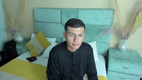 noahjacksoon online show from June 23, 12:36 pm