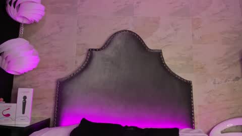 Zoe  online show from April 23, 3:30 am