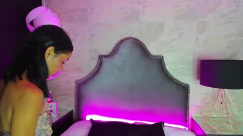 Zoe  online show from April 29, 3:21 am
