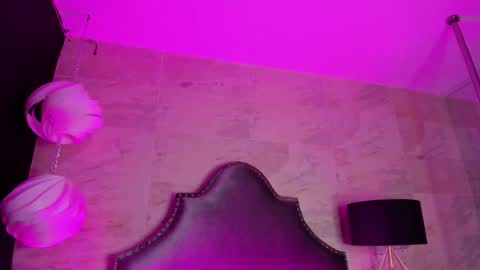 Zoe  online show from May 6, 3:24 am