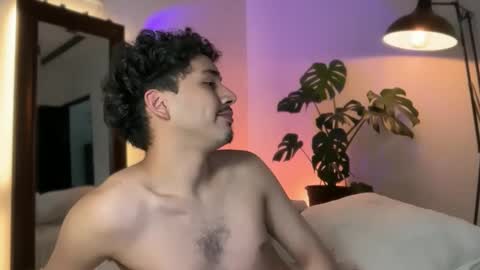 noah_and_steven online show from April 30, 8:57 pm