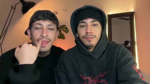 noah_and_steven online show from May 5, 2:19 am