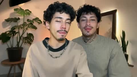 noah_and_steven online show from June 1, 2:57 am