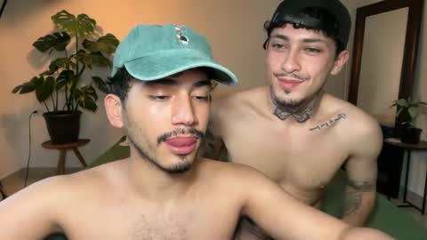 noah_and_steven online show from June 11, 9:24 pm