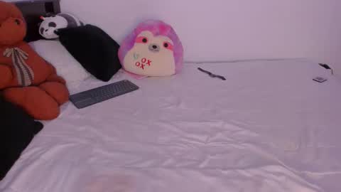 Sara  online show from November 22, 11:59 pm