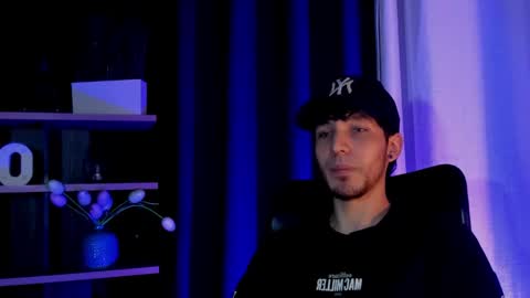 Noah Brigth online show from October 30, 1:51 am