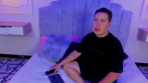 Snapshot of noah_chapman chatting on October 19, 12:50 pm NOAH online show from October 19, 12:50 pm