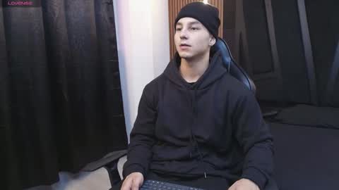 Noah online show from March 8, 1:26 pm