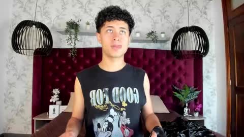 noah_dupont_ online show from September 18, 8:11 pm