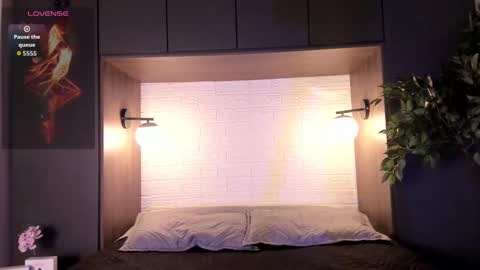 noah_dupont_ online show from October 3, 9:12 pm