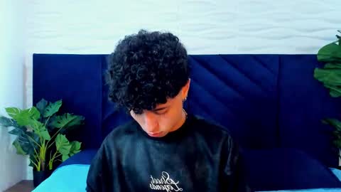 noah_dupont_ online show from October 24, 11:28 am