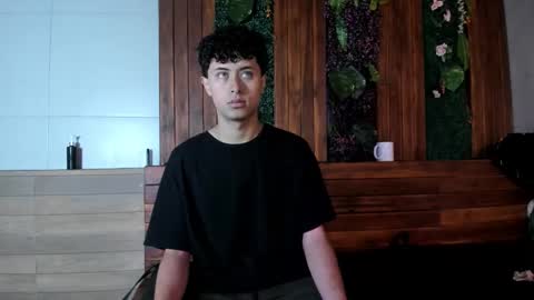 noah_dupont_ online show from February 1, 11:53 am