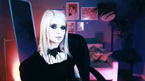 REAL name LiaDM are always open online show from October 18, 2:40 pm