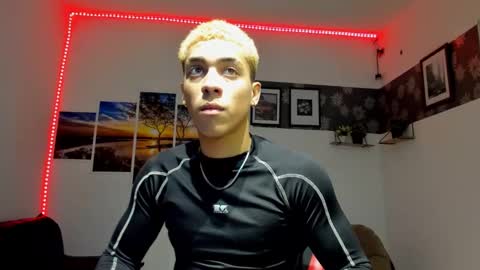 Snapshot of noah_flynn1 chatting on October 9, 5:38 am noah_flynn1 online show from October 9, 5:38 am