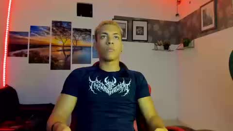 Snapshot of noah_flynn1 chatting on October 20, 9:59 pm noah_flynn1 online show from October 20, 9:59 pm