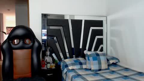 Noah Harris01 online show from December 1, 12:21 pm