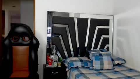 Noah Harris01 online show from February 25, 11:53 am