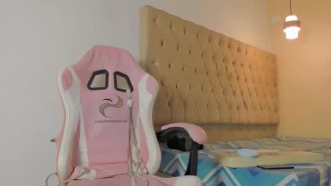 noah_jacksxn online show from June 4, 4:51 am