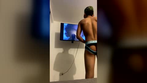 noah_keller online show from April 19, 1:54 pm