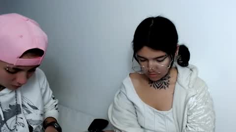 Snapshot of noah_martini chatting on February 12, 11:51 pm noah hehim online show from February 12, 11:51 pm