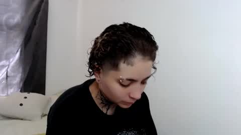 Snapshot of noah_martini chatting on February 21, 6:15 pm noah hehim online show from February 21, 6:15 pm