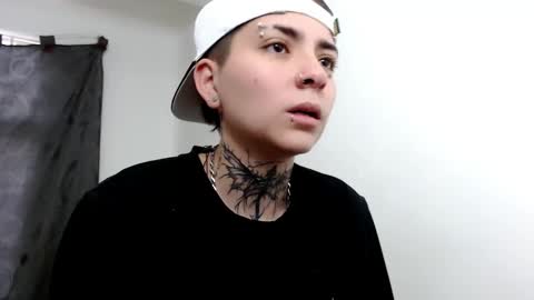 Snapshot of noah_martini chatting on March 5, 12:33 pm noah hehim online show from March 5, 12:33 pm