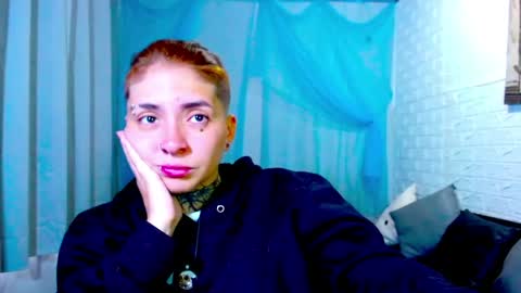 Snapshot of noah_martini chatting on April 1, 1:41 pm noah hehim online show from April 1, 1:41 pm