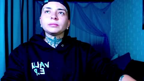 Snapshot of noah_martini chatting on April 2, 3:59 am noah hehim online show from April 2, 3:59 am