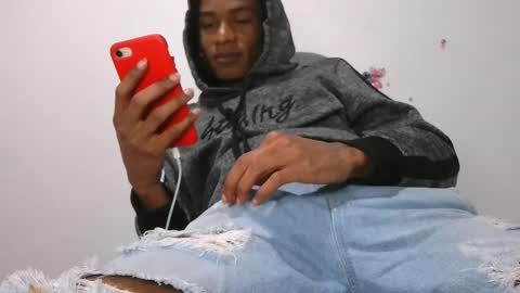 Noah Millers online show from September 30, 7:30 pm