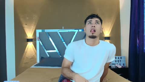 Snapshot of noah_smith05 chatting on March 7, 7:55 pm noah online show from March 7, 7:55 pm