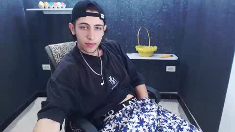 noah_sokolov online show from January 16, 11:42 pm