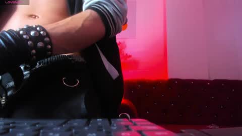 noah_starks online show from May 15, 8:16 pm