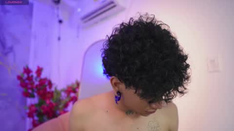 Snapshot of noah_travis chatting on March 28, 3:55 pm Noah online show from March 28, 3:55 pm