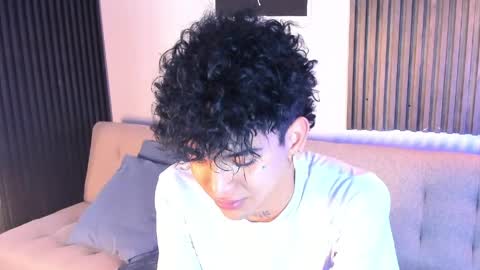 Snapshot of noah_travis chatting on March 31, 1:33 pm Noah online show from March 31, 1:33 pm