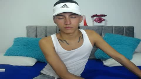 noah_twinks online show from May 21, 12:17 am