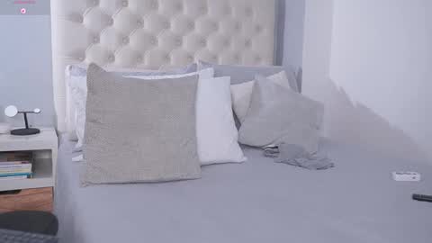 Noah Avery online show from March 6, 11:34 pm