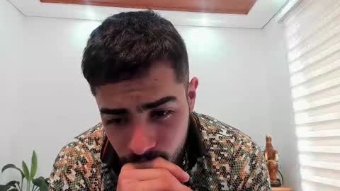 Snapshot of noahbrawn chatting on November 11, 1:33 pm LIAM- noah online show from November 11, 1:33 pm