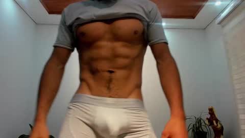 Snapshot of noahbrawn chatting on November 19, 2:06 pm LIAM- noah online show from November 19, 2:06 pm