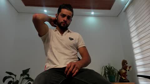 Snapshot of noahbrawn chatting on February 13, 1:29 pm LIAM- noah online show from February 13, 1:29 pm