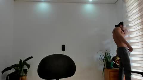 LIAM- noah online show from March 4, 1:17 pm