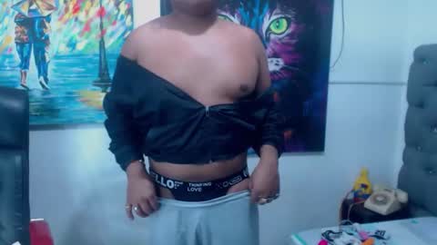 Snapshot of noahdeepthroatt chatting on March 11, 6:19 am noahdeepthroatt online show from March 11, 6:19 am