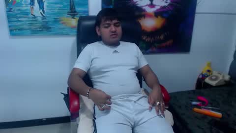 Snapshot of noahdeepthroatt chatting on March 17, 4:50 am noahdeepthroatt online show from March 17, 4:50 am