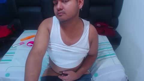 Snapshot of noahdeepthroatt chatting on March 19, 5:55 am noahdeepthroatt online show from March 19, 5:55 am