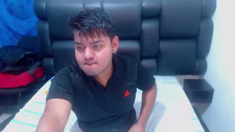 Snapshot of noahdeepthroatt chatting on March 21, 6:40 am noahdeepthroatt online show from March 21, 6:40 am