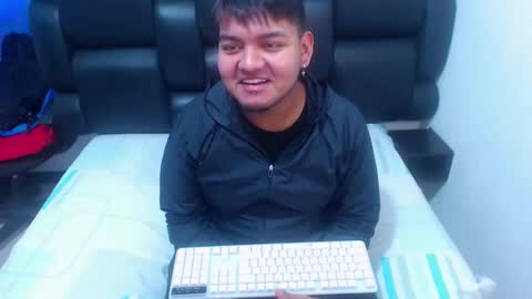 Snapshot of noahdeepthroatt chatting on April 8, 12:49 pm noahdeepthroatt online show from April 8, 12:49 pm